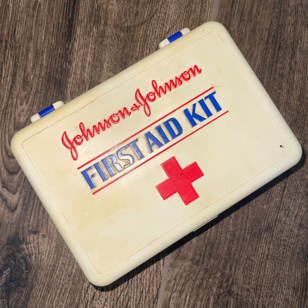 Vintage Johnson Johnson First Aid‎ Kit Plastic Red Cross Retro Two Bandaids
